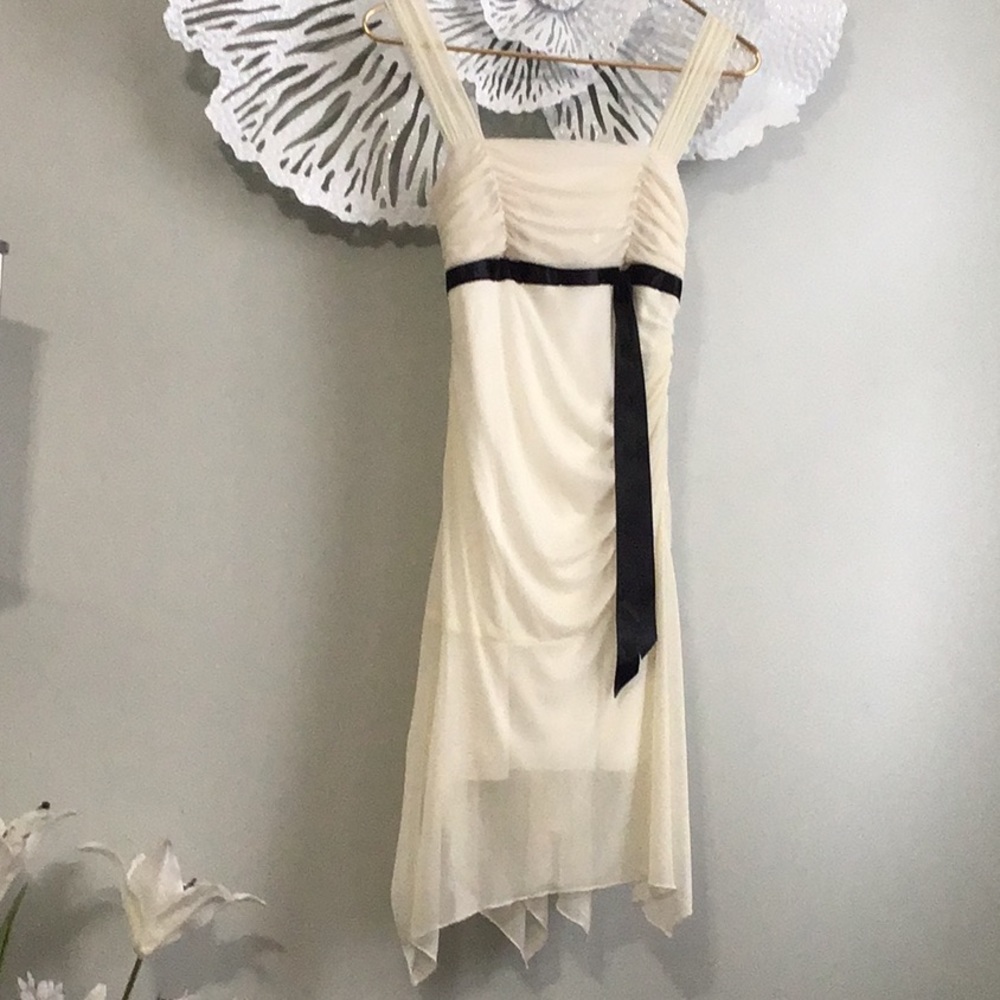 Charming off white dress🤍